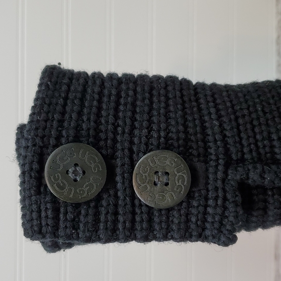 UGG Australia Classic Cardy 5649 Black Crochet Little Girls 9 - Picture 3 of 12